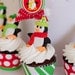 Penguin Christmas Printable Cupcake Toppers and Wrappers - DIY