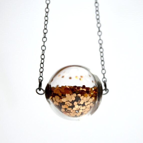 Copper glitter necklace in round hand blown glass necklace