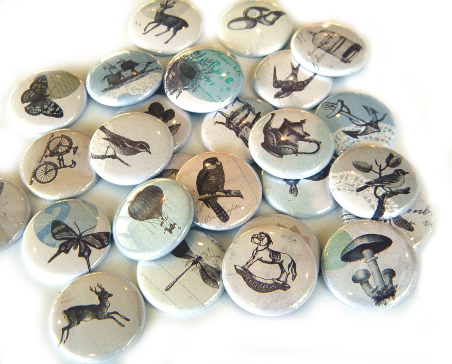 Buttons - Vintage Images (set of 20)