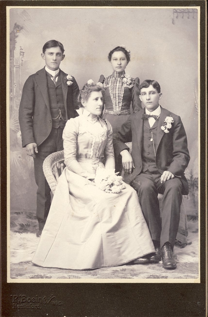 EDWARDIAN WEDDING DRESS Cabinet Photo Hustisford Wisconsin Circa 1900