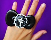 Ballerina Huge black bow ring