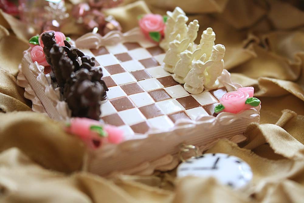 Alice in Wonderland chess game cake  necklace