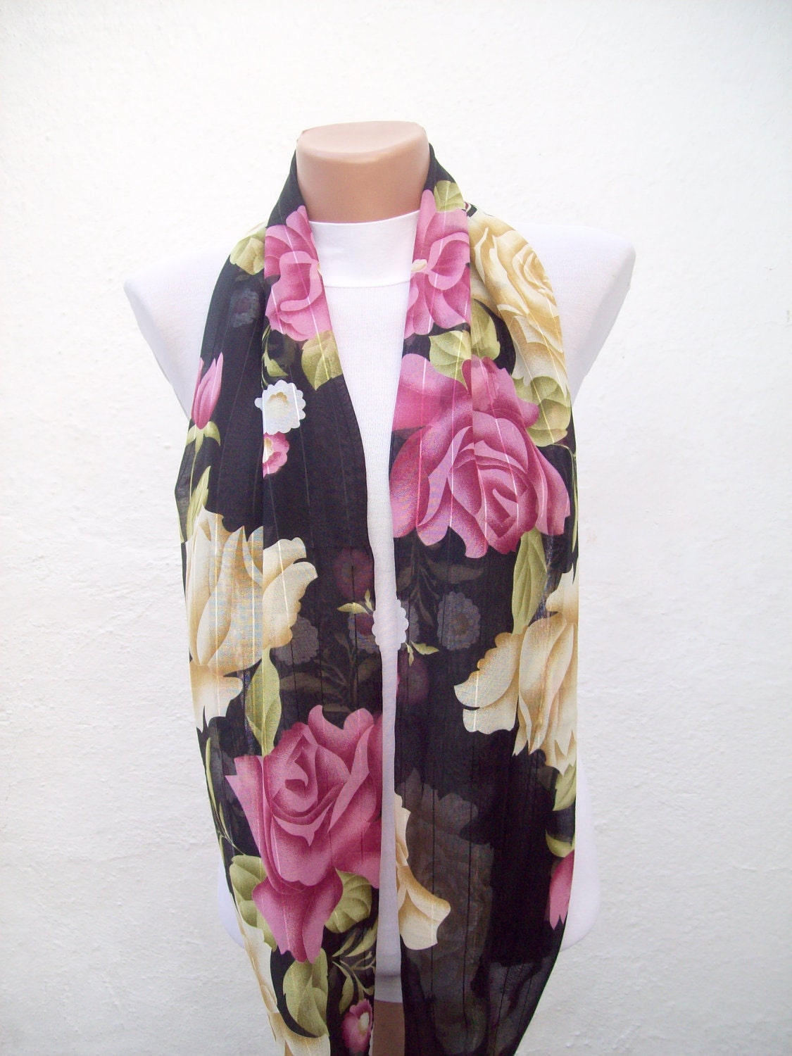 infinity scarf Loop scarf Neckwarmer Necklace scarf Fabric scarf black pink cream