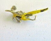 vintage enamel road runner bird pin