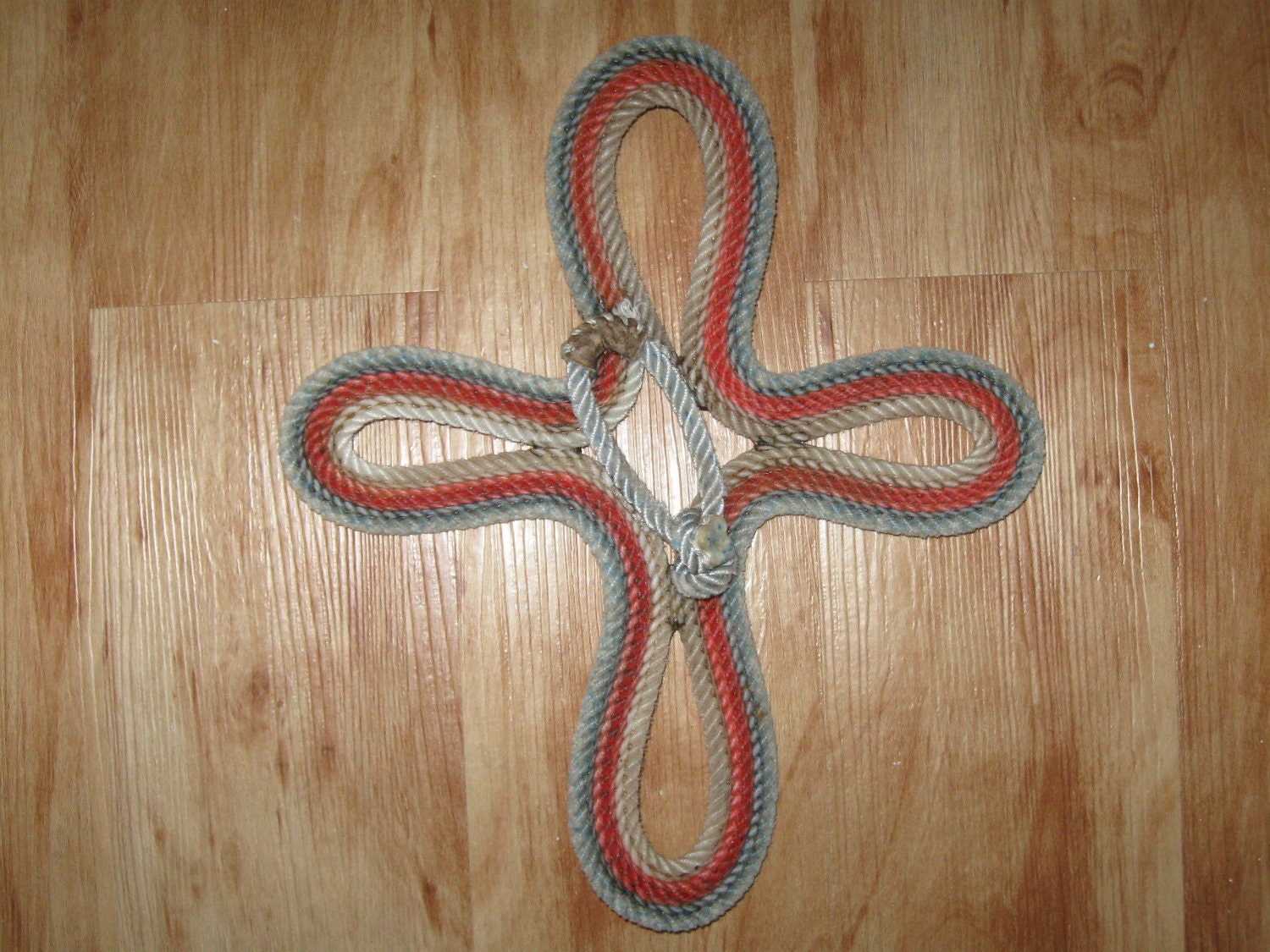 Rope cross! Lariat rope crafts, Western crafts, Handmade crosses