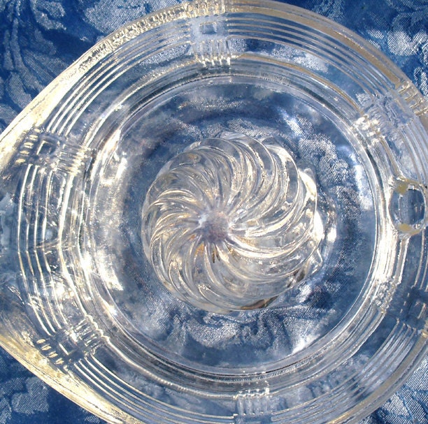 Vintage glass juicer for lemons, limes and oranges, 1930s housewares, by Hazel Atlas Glass in Criss Cross plaid pattern, perfect condition