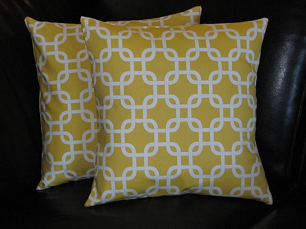 Decorative Pillows yellow Throw Pillow Cover 18 inches Chain Link corn yellow and white 18"