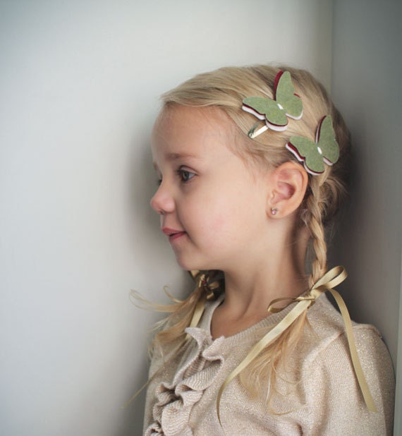 Felt Butterfly hair Clip . little girl hair clip. Petite Papillon in Sage, Wine & Vanilla . christmas hair clips . holiday fashion. sage .
