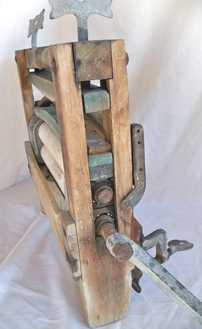 Vintage Anchor Brand Laundry - Clothes Wringer