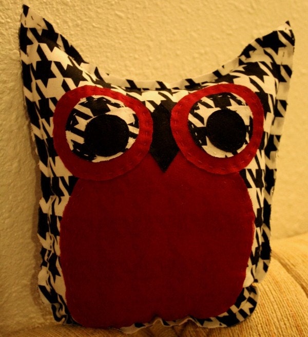Alabama Houndstooth Owl Friend