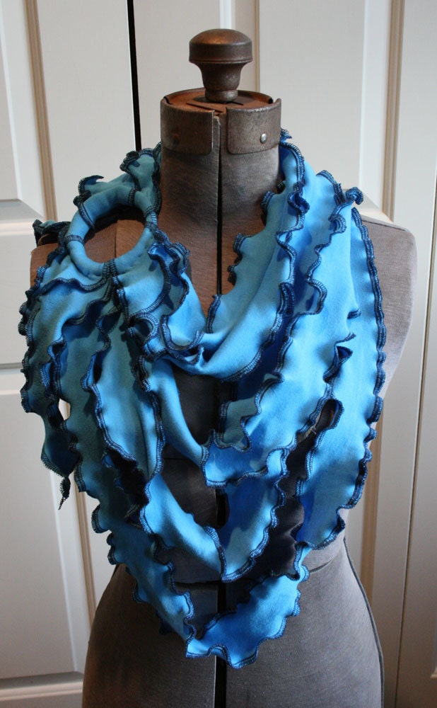 Ruffled jersey scarf in light blue with dark blue stitching