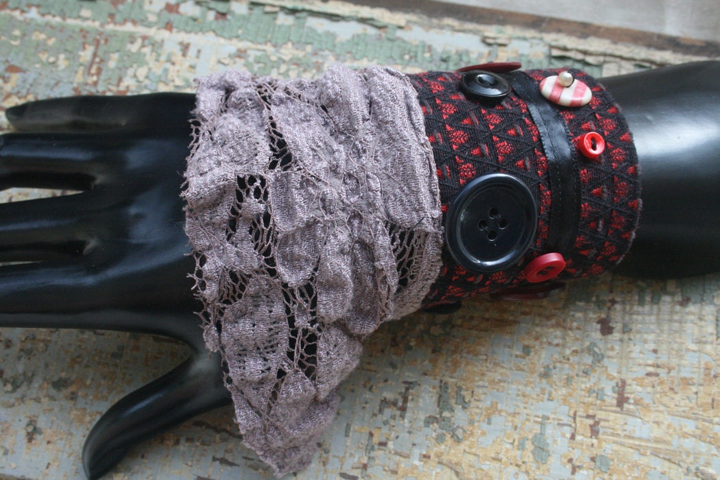 Maroon cuff with mauve lace and vintage buttons
