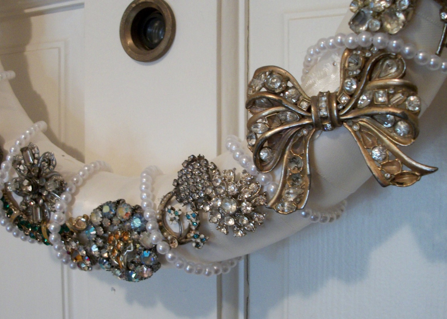 Vintage Brooch OOAK Wreath: Second Chance Holiday - LittleMissMeganS