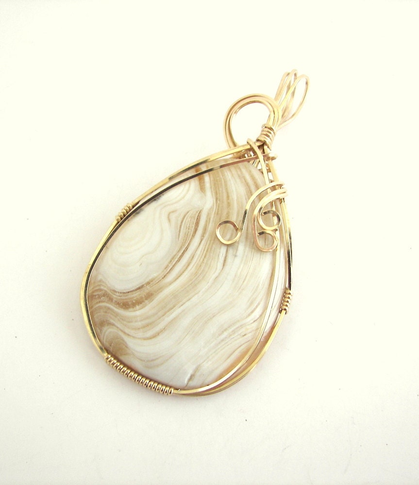 Agate Pendants on Gold Wrapped Creamy Agate Pendant By Desertshinejewelry On Etsy
