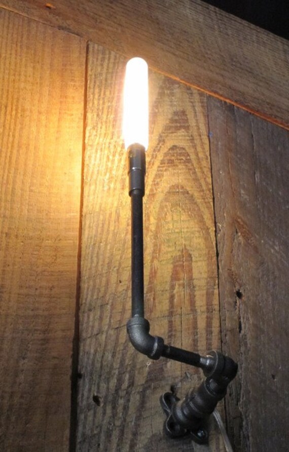 Single Twist Pipe-Light