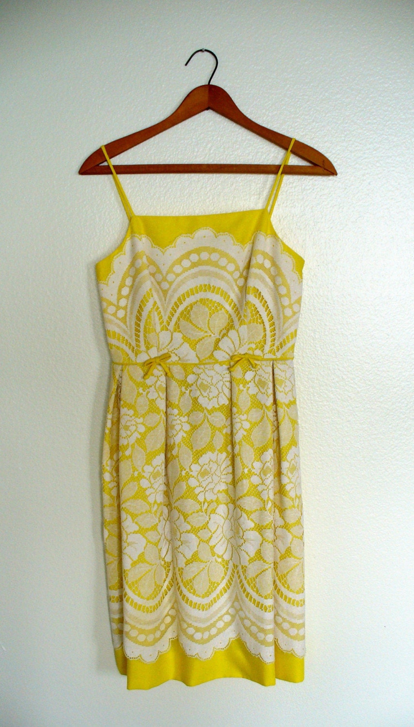 1950s Vintage Yellow and White Sundress with bow detail 1950s Vintage Yellow and White Sundress with bow detail
