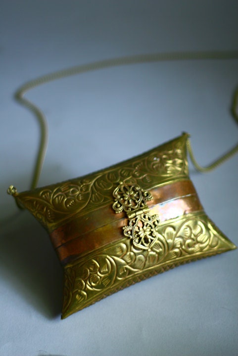 Antique Vintage Art Deco Nouveau Ornate Metal Purse