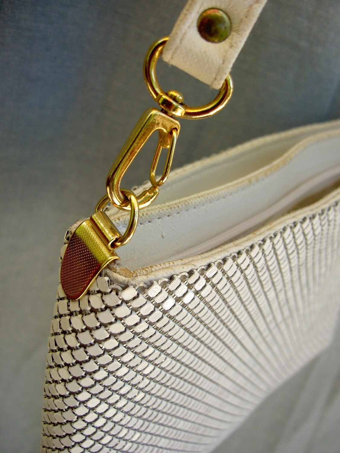 Vintage La Regale White Metal Mesh Purse