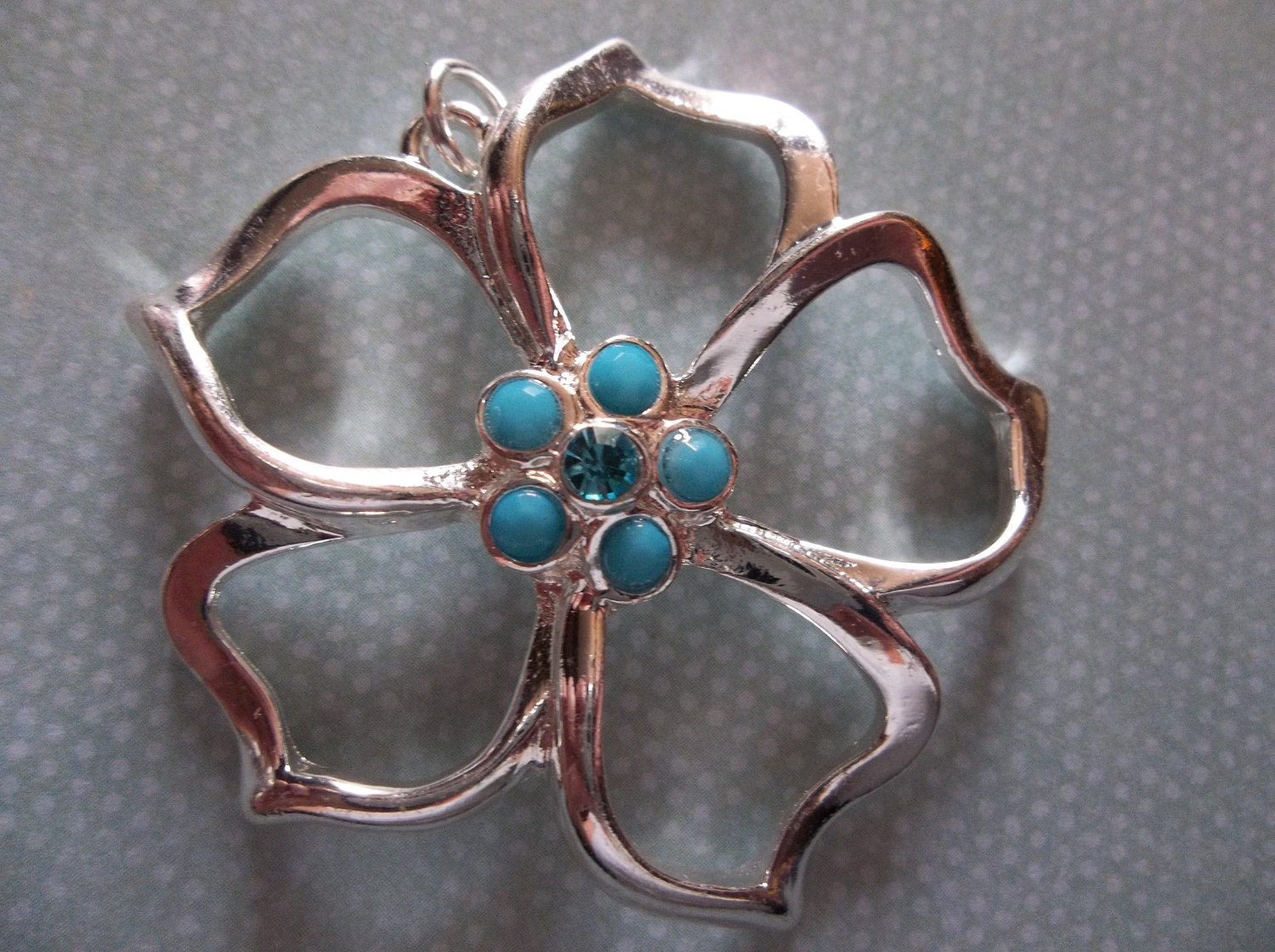 NEW: Large Turquoise & Silver Open Flower Pendant - Qty 1