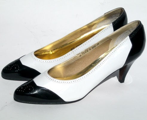Black and White Shoes- Wing tip spectator saddle shoes- Ladies Leather