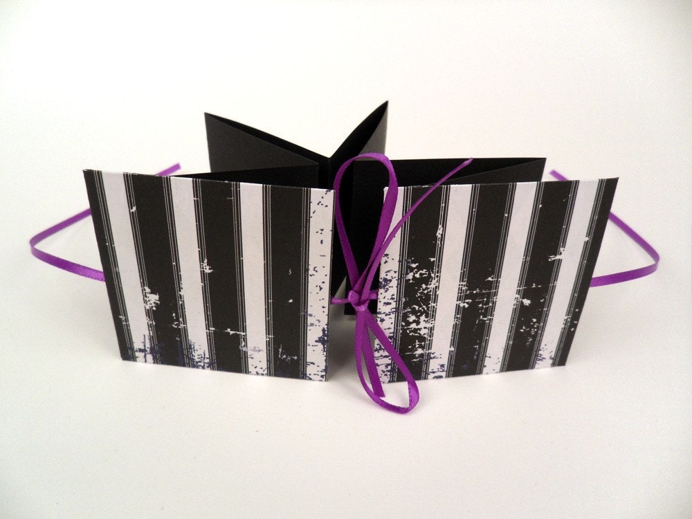 Love of the Circus Striped Accordion Book