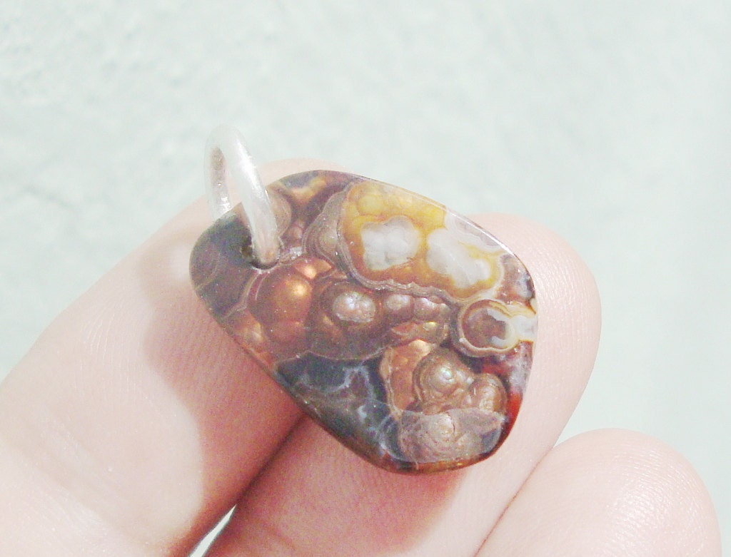Mexican Fire agate cabochon 14.0 cwt. pendant cut