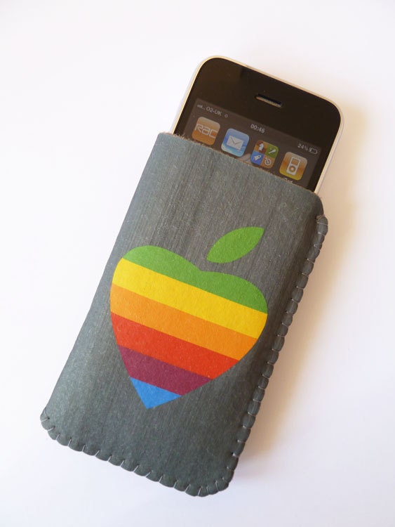 iPhone Case / iPhone 4 Case / iPhone 4S Case of Rainbow Apple Heart iPhone 5 Case