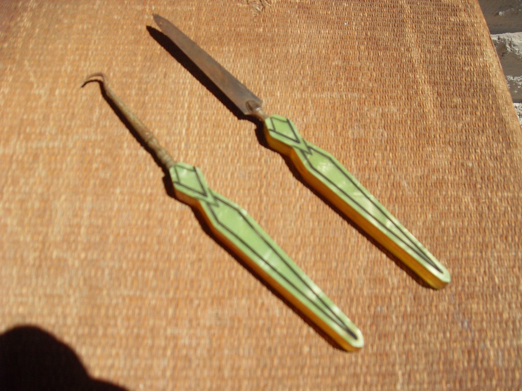 Art Deco Vanity Items, Sadly in need of cleaning,