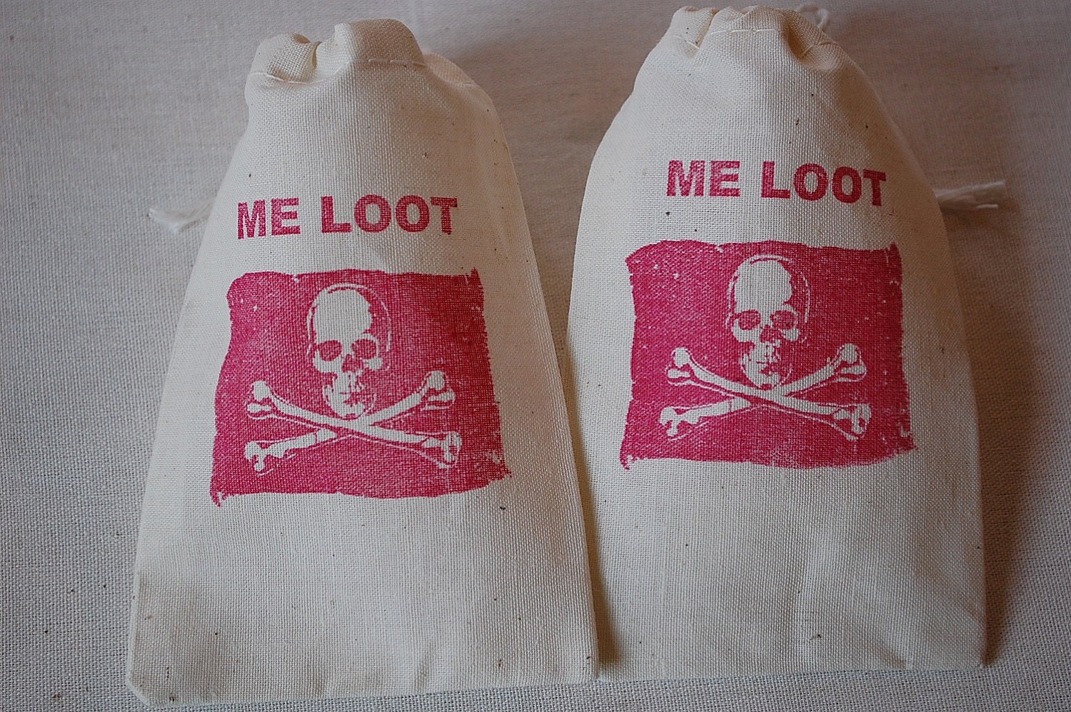 10 Red Me Loot skull and crossbones pirate flag organic muslin cotton Favor Gift Bags 3x5