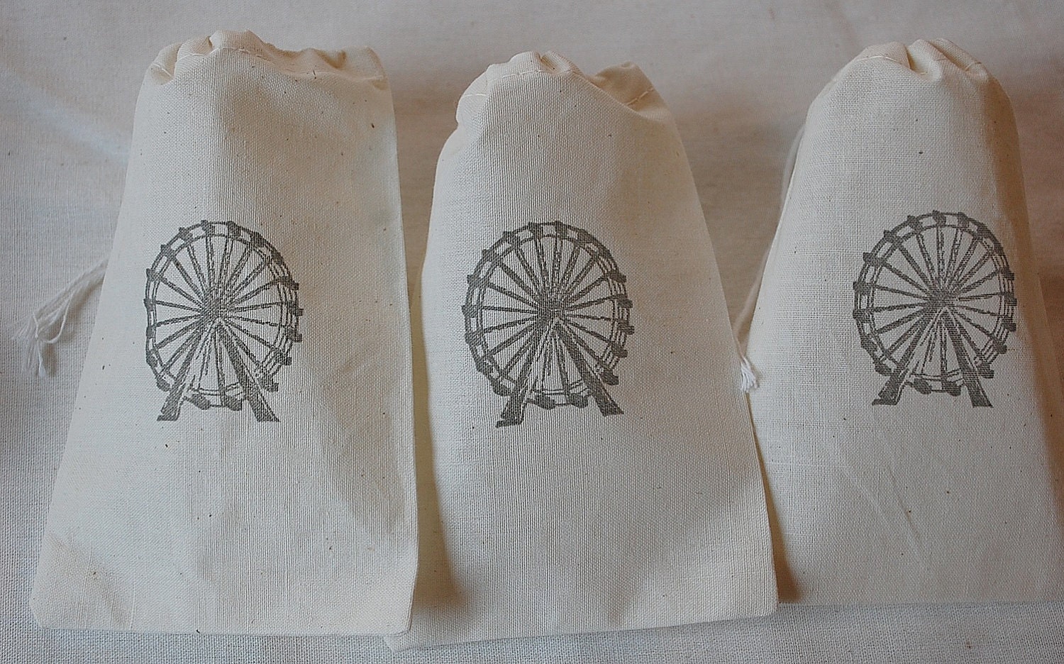 10 Circus Ferris Wheel Party Organic Muslin Cotton Favor Gift Bags - You choose the ink color - 4x6 inch Il_570xn