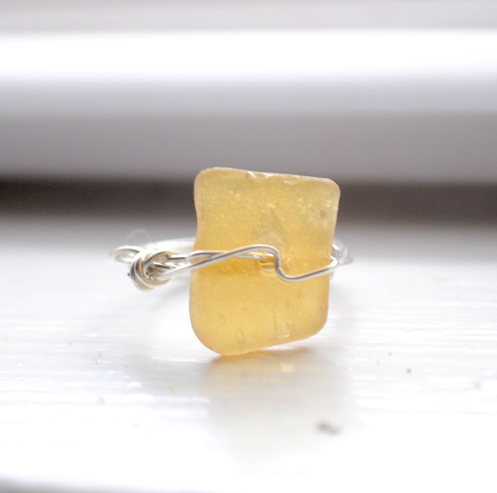 Yellow Seaglass Ring - Size 7 1/2 - Sterling Silver Ring - Seaglass Jewelry - - ShatteredSmooth