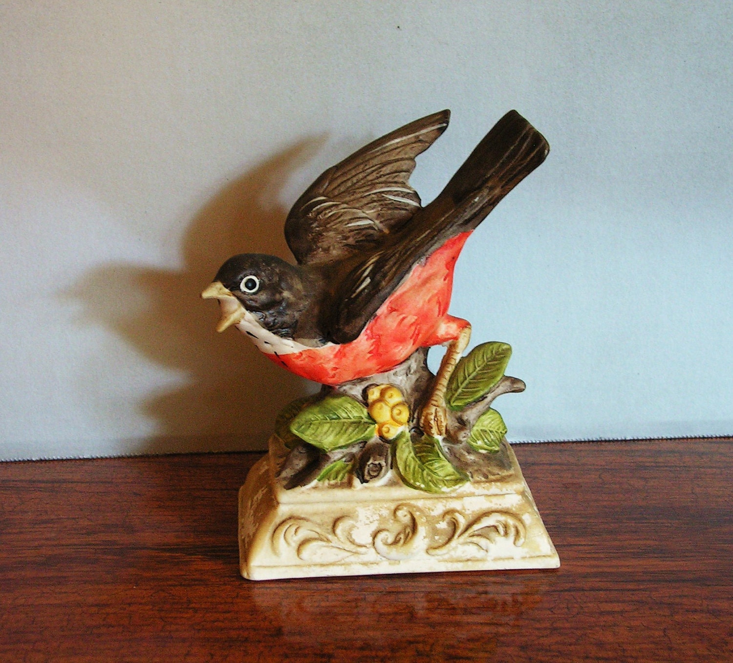 Vintage Robin, Bird Figurine, porcelain