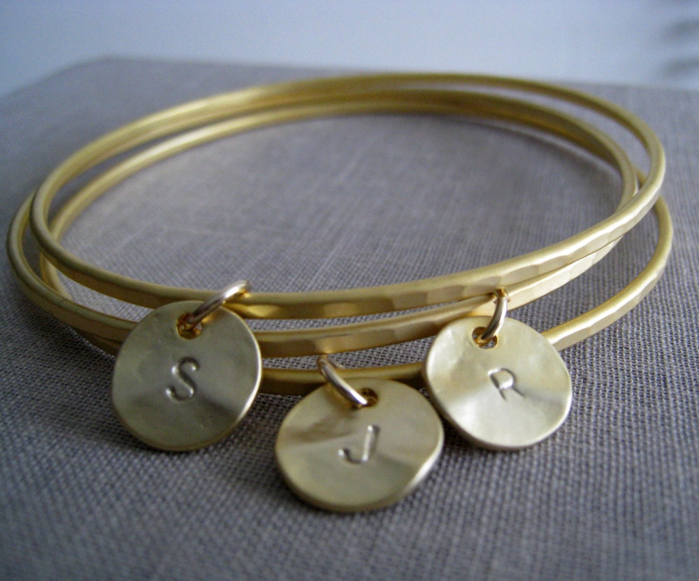 personalized gold bangles, set of 3 custom initial bracelet bangles, gold disc, personalized bridesmaid gifts