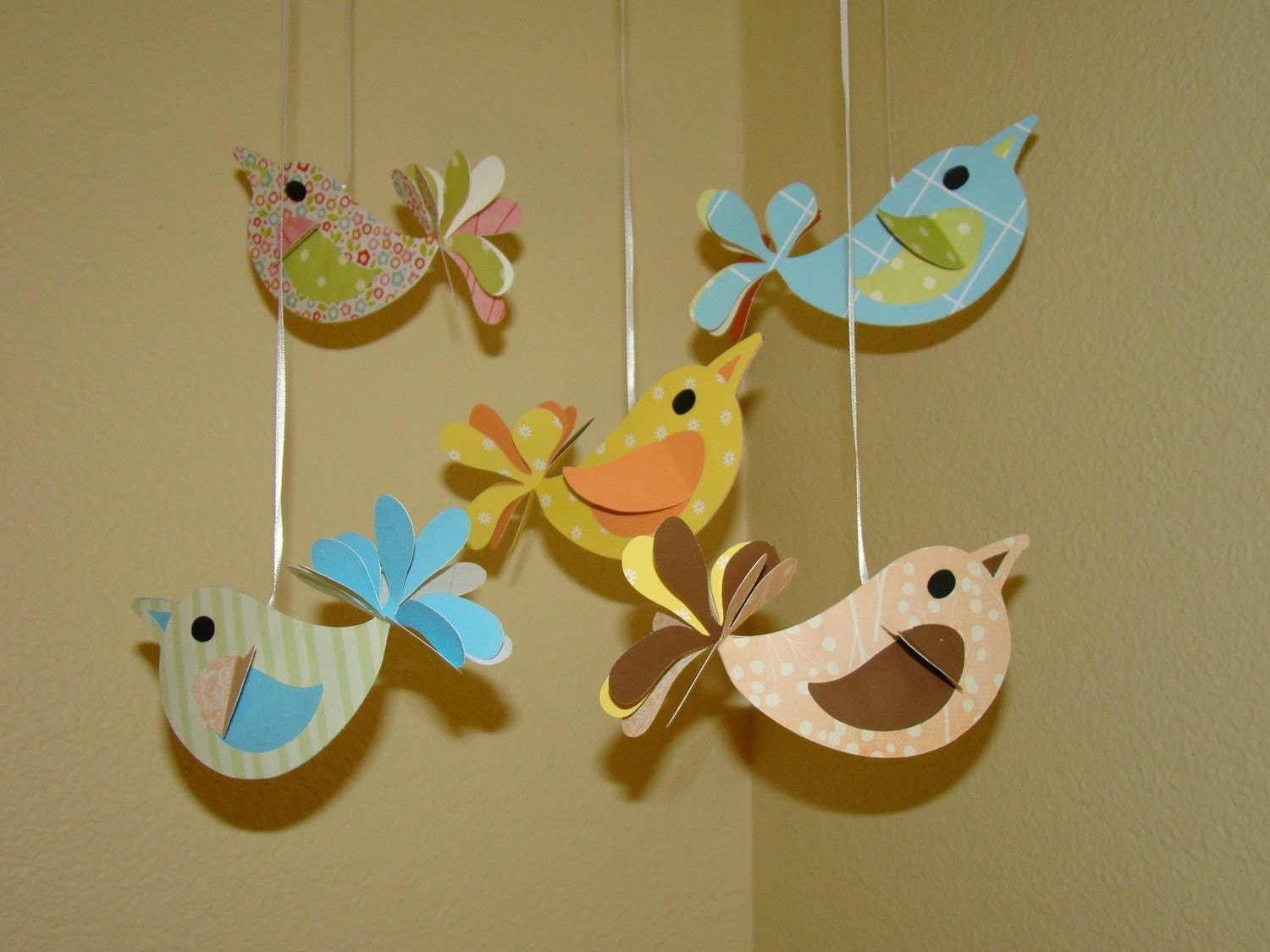 5 Hanging Birds You Pick the Colors