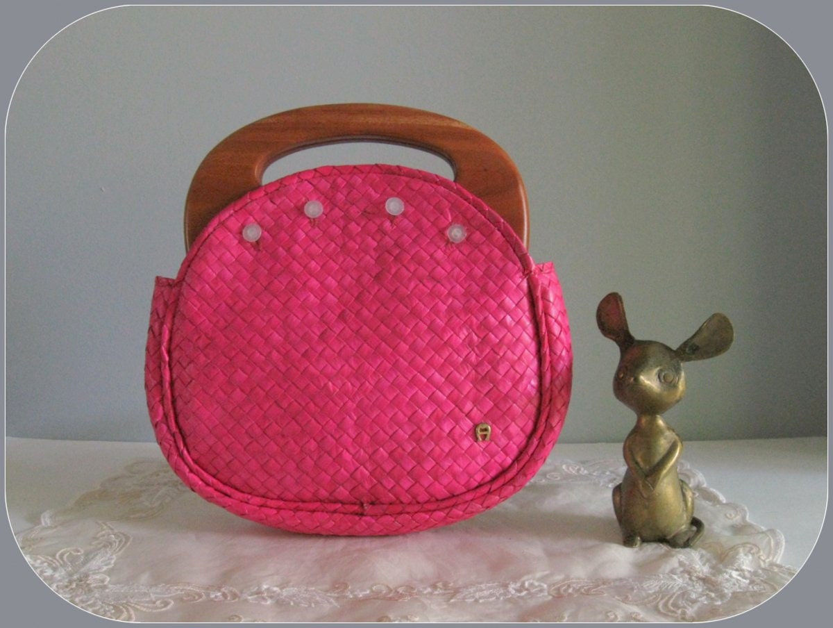 vintage Etienne Aigner Pink Straw Clutch Bermuda Bag with wooden handle