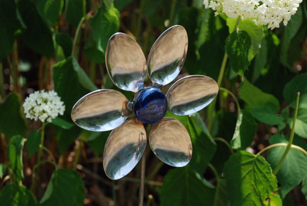 6 Spoon recycled Flower Garden Stake Art Sculpture