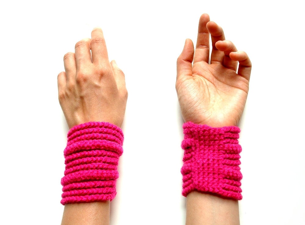 Hot pink fuchsia rib cage cuff - crocheted summer chic - Ready Handmade by dslookkin on Etsy