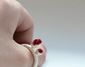 T14 Red Organic Tulip Ring