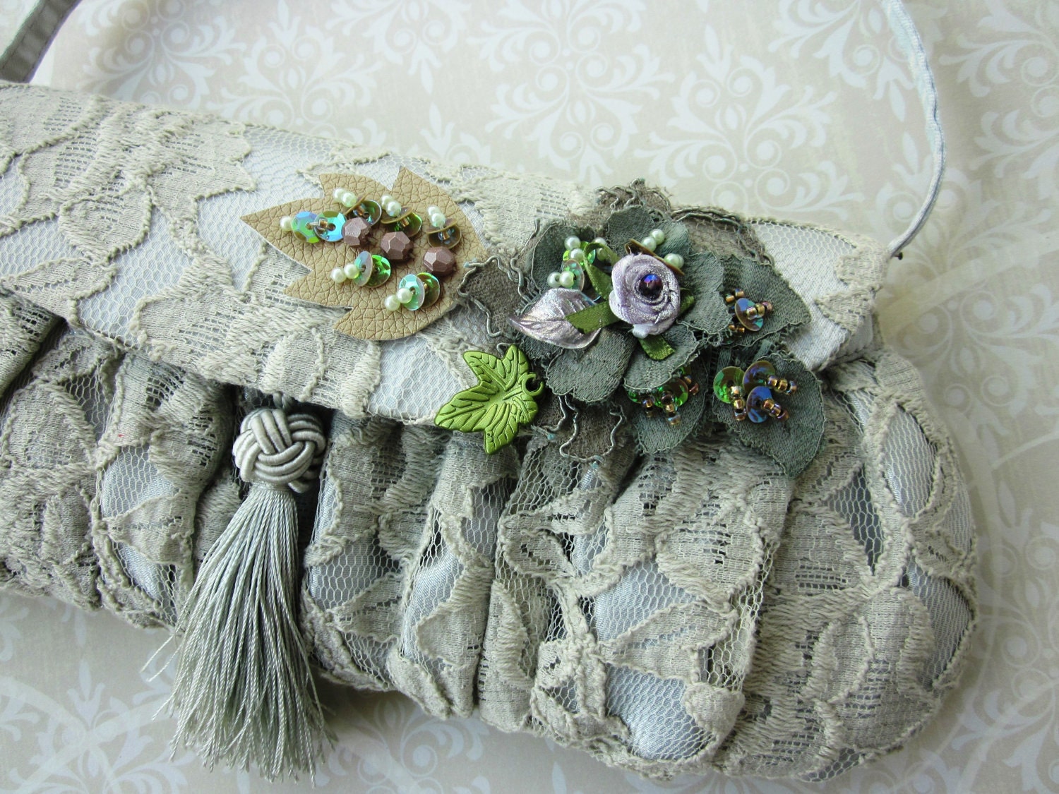 Moss/Mauve Lace Applique