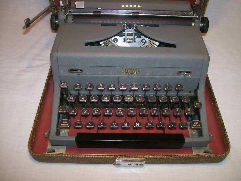 USB Typewriter -- Works as a USB Keyboard or iPad Keyboard