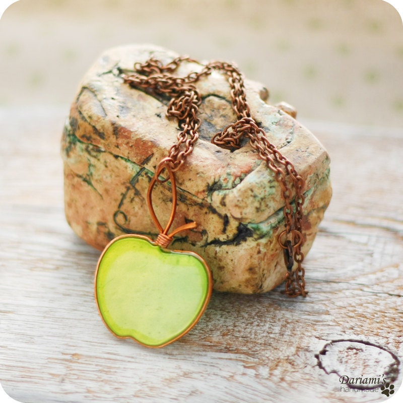 Necklace - Green apple