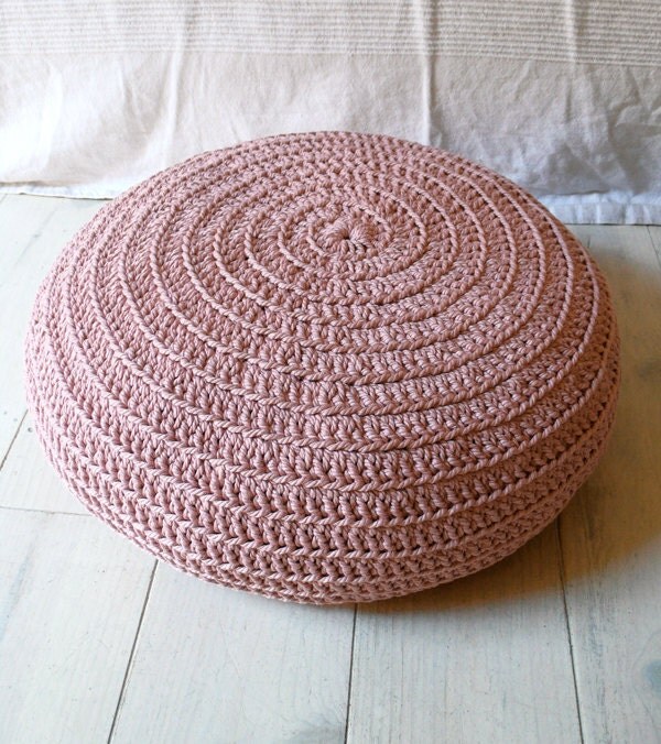 Floor Cushion Crochet - pink