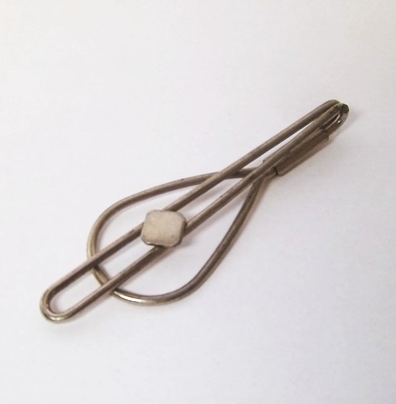 Gentlemans special silver tone Tie Clip