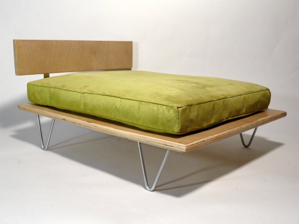 Modern Pet Bed with v-legs (Small Dog Bed/ Cat Bed)