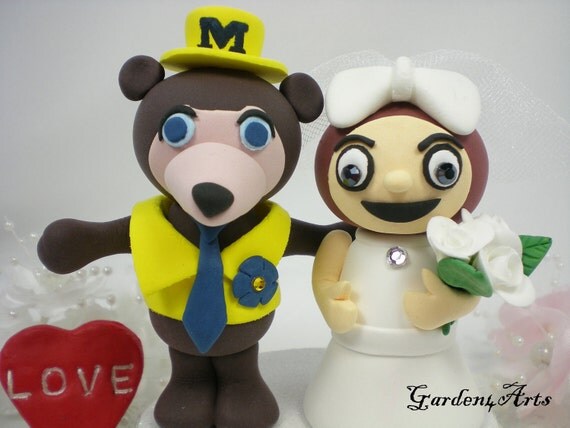Custom MSU & Florida Wedding Cake Topper - Unique College Mascot Love Couple with Beautiful Stand