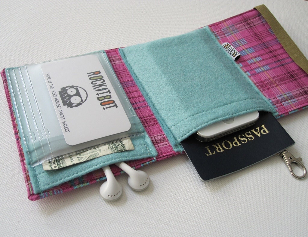 Nerd Herder gadget wallet in Chevron for iPod, Android, iPhone, MP3, digital camera, smartphone, guitar picks