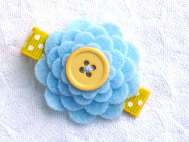 Felt flower hair clip in light blue and yellow