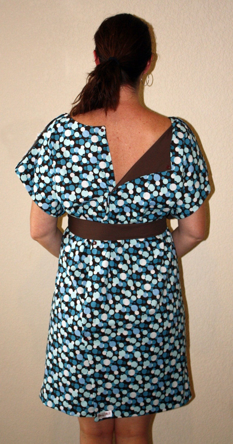Hudson Maternity Hospital Delivery Gown-Blue, White Dots on Brown -Deliver Your Baby in Style by Mommy Moxie on Etsy