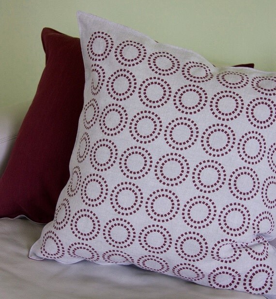optical circles linen pilow cover red