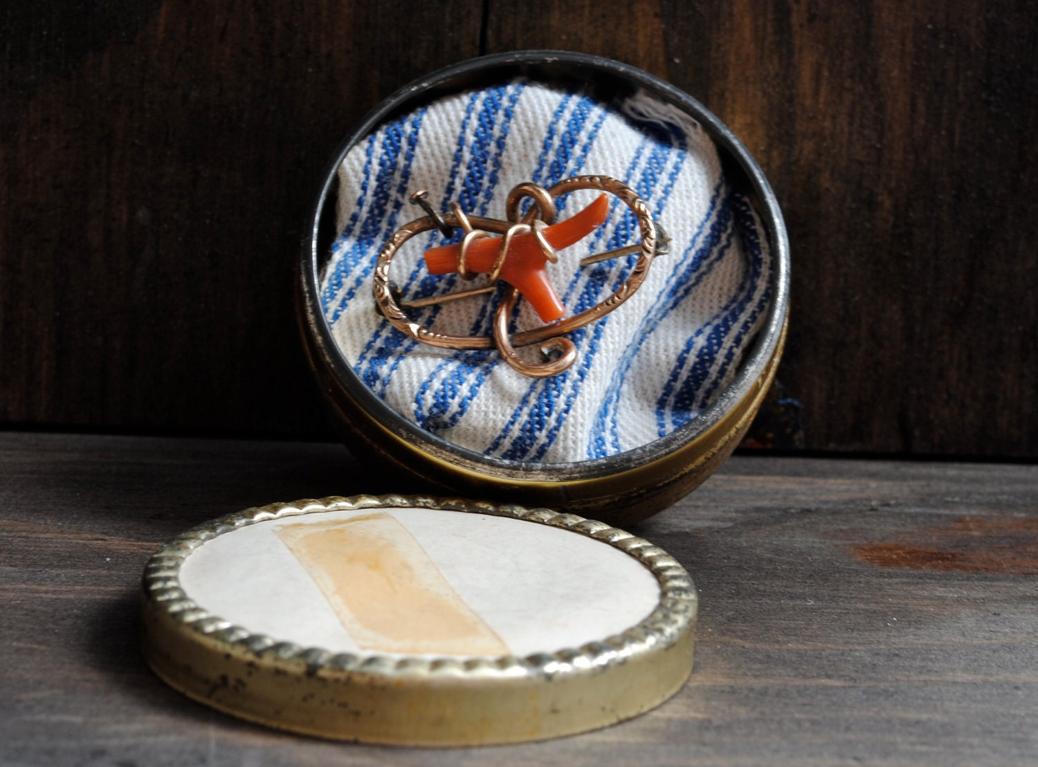 LOVER'S Knot Sea Treasure Brooch